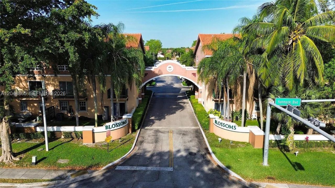 10014 Hammocks Blvd , Unit 201-4, Miami, FL 33196 Photo