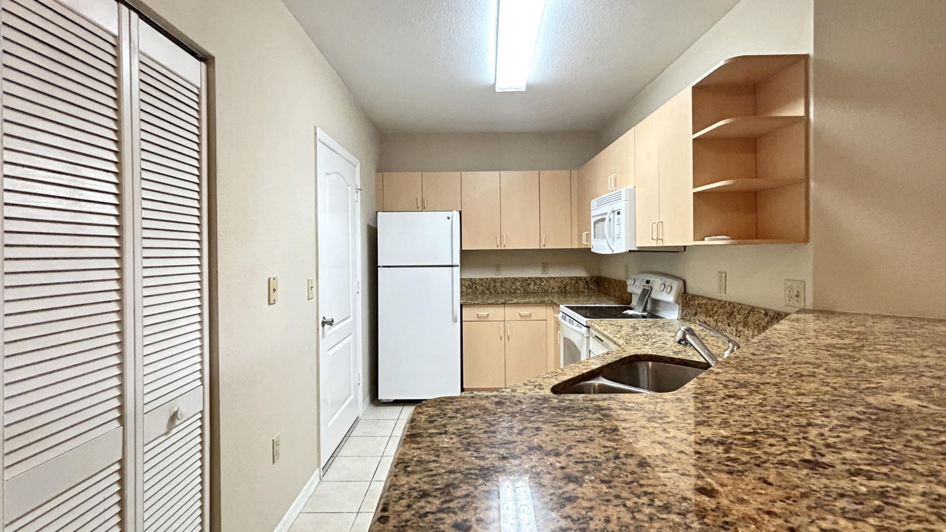 104 SW Peacock Boulevard, Unit 3-204, Port Saint Lucie, FL 34986 Photo