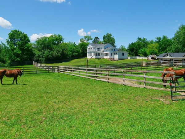 708 S Rose Farm Road , Woodstock, IL 60098