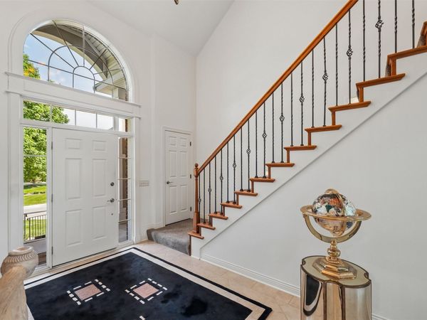 1125 Glen Oaks Drive, West Des Moines, IA 50266