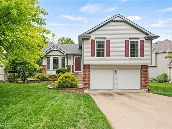 9411 W 47th Terrace, Shawnee, KS 66203