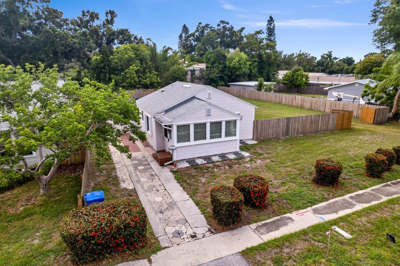 13th Avenue N, Saint Petersburg, FL 33713 Photo
