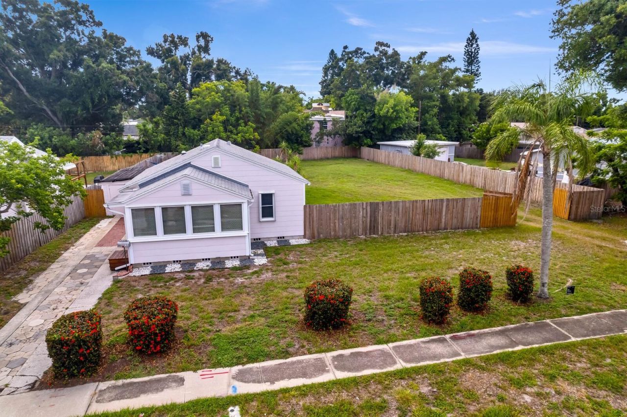 13th Avenue N, Saint Petersburg, FL 33713 Photo