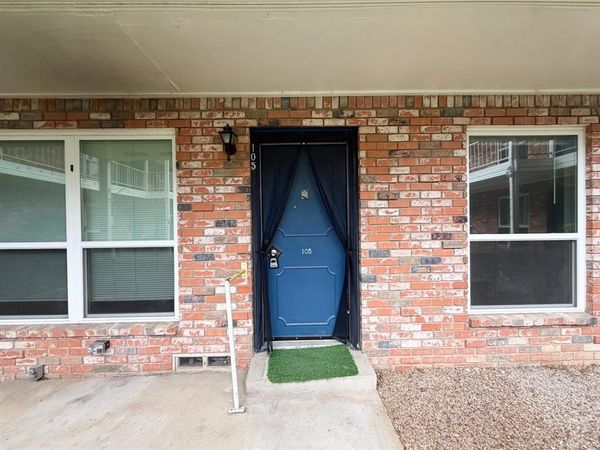 518 N Rogers Street , Unit 105, Waxahachie, TX 75165