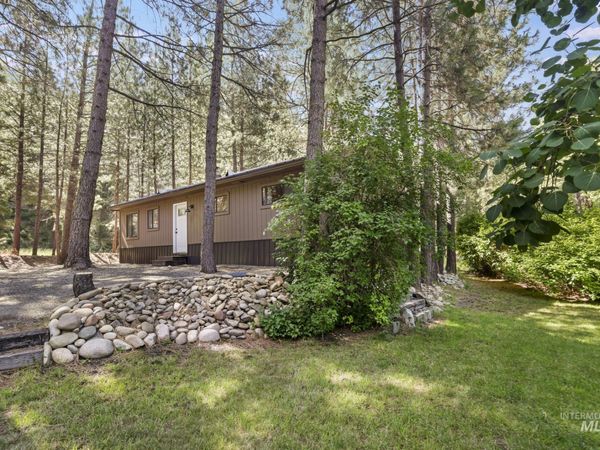 2071 N Pine Featherville Rd, Pine, ID 83647