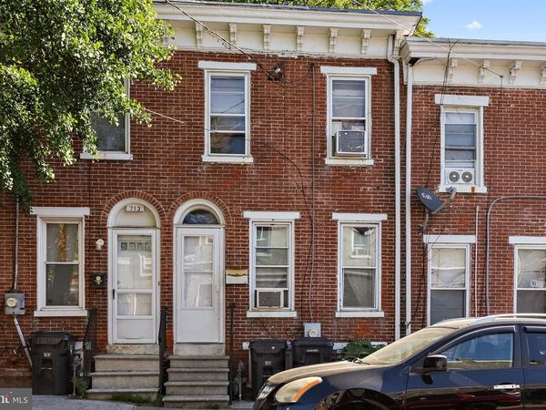 715 E 10TH STREET, WILMINGTON, DE 19801