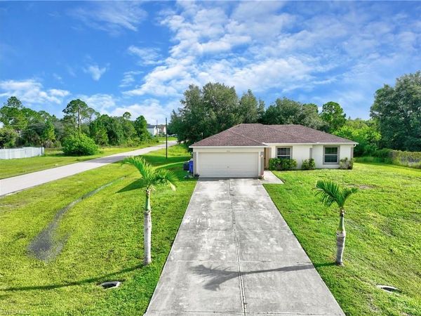 446 Windermere DR , LEHIGH ACRES, FL 33972