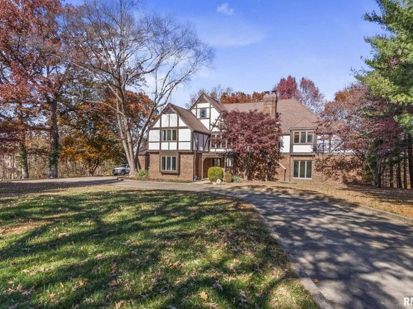 5 Woods End Lane, Springfield, IL 62711