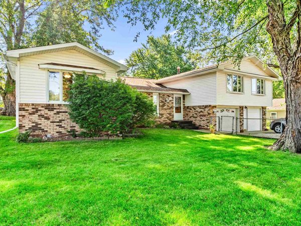 109 N LAUREL Street, Elmwood, IL 61529