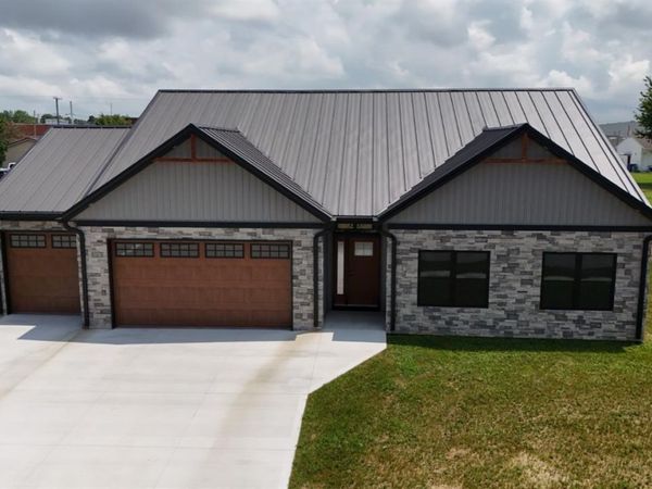 203 Crestwood Drive, Willard, OH 44890