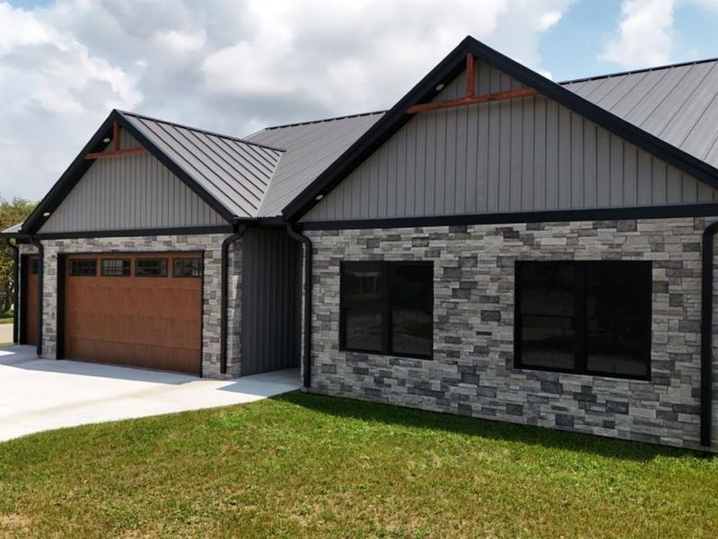 203 Crestwood Drive, Willard, OH 44890 Photo 7
