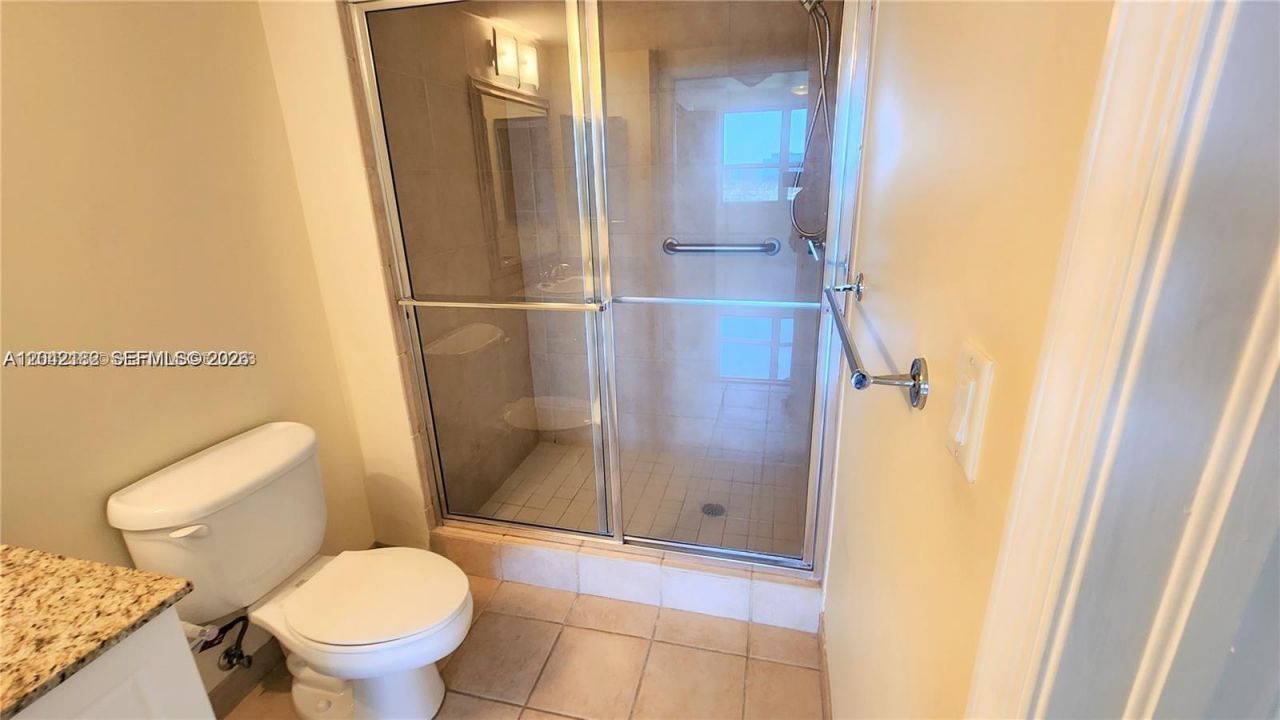 19501 W Country Club Dr, Unit 704, Aventura, FL 33180 Photo