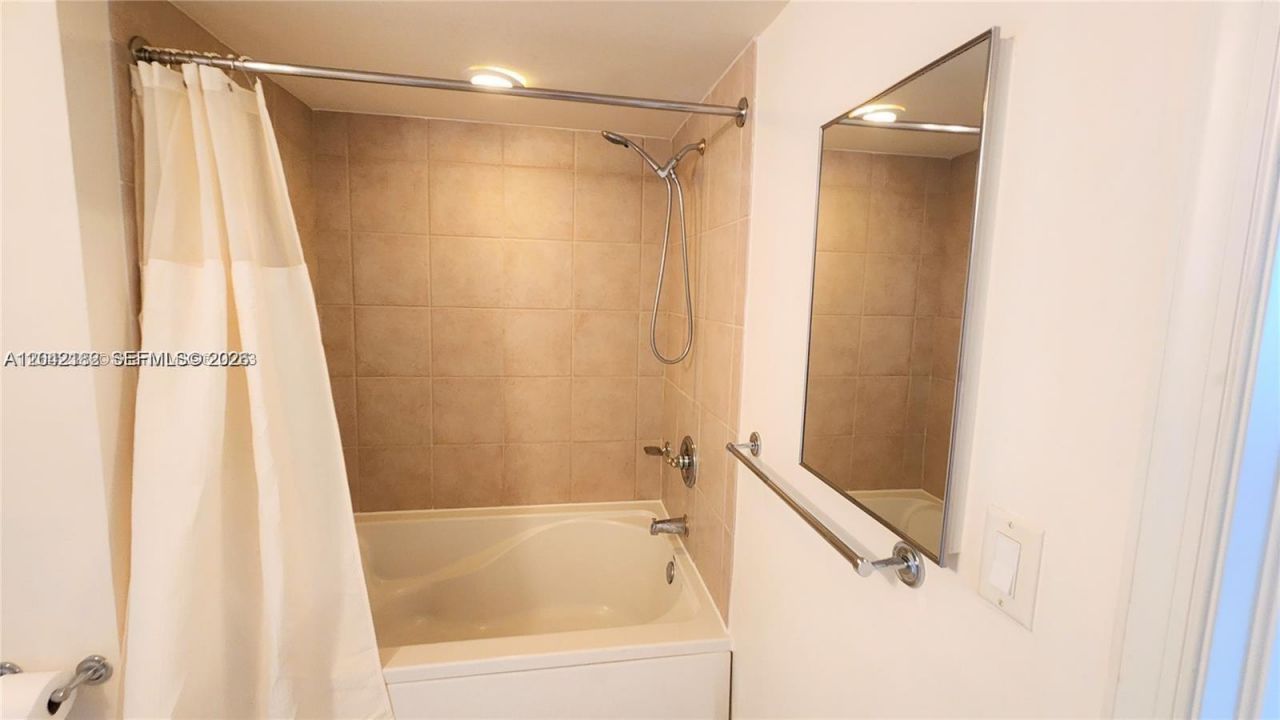 19501 W Country Club Dr, Unit 704, Aventura, FL 33180 Photo