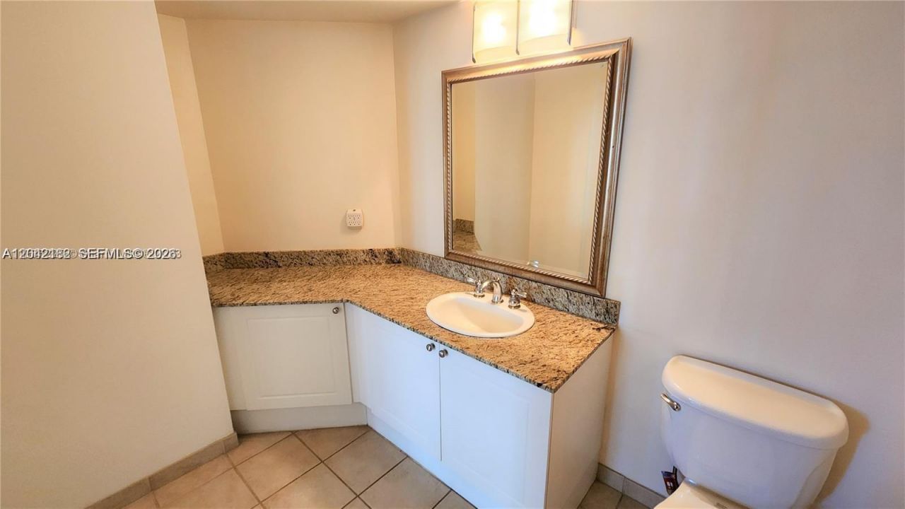 19501 W Country Club Dr, Unit 704, Aventura, FL 33180 Photo
