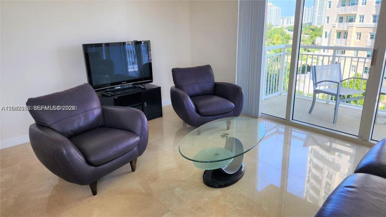 19501 W Country Club Dr, Unit 704, Aventura, FL 33180 Photo