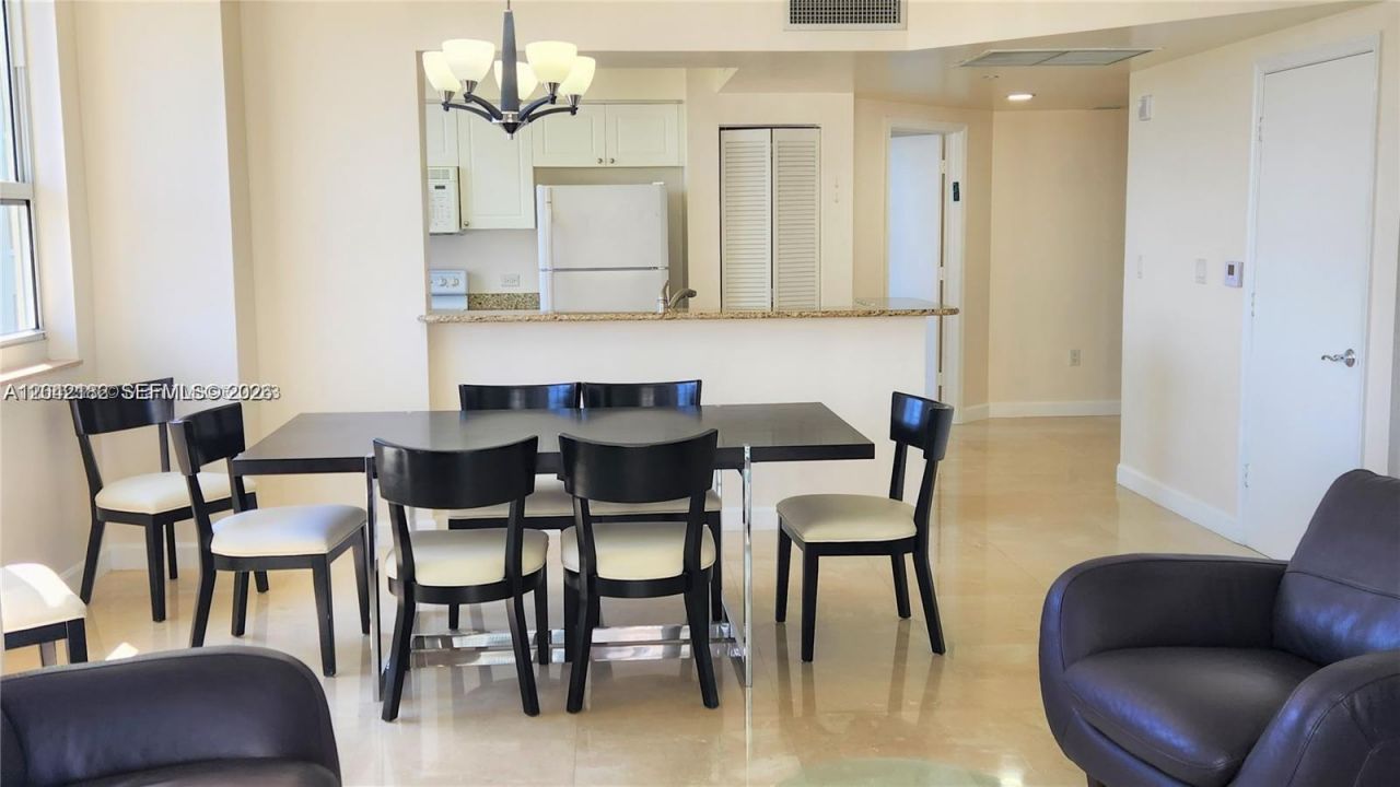 19501 W Country Club Dr, Unit 704, Aventura, FL 33180 Photo