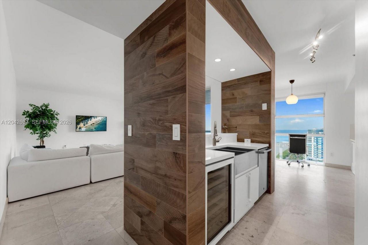 4201 Collins Ave , Unit 2301, Miami Beach, FL 33140 Photo