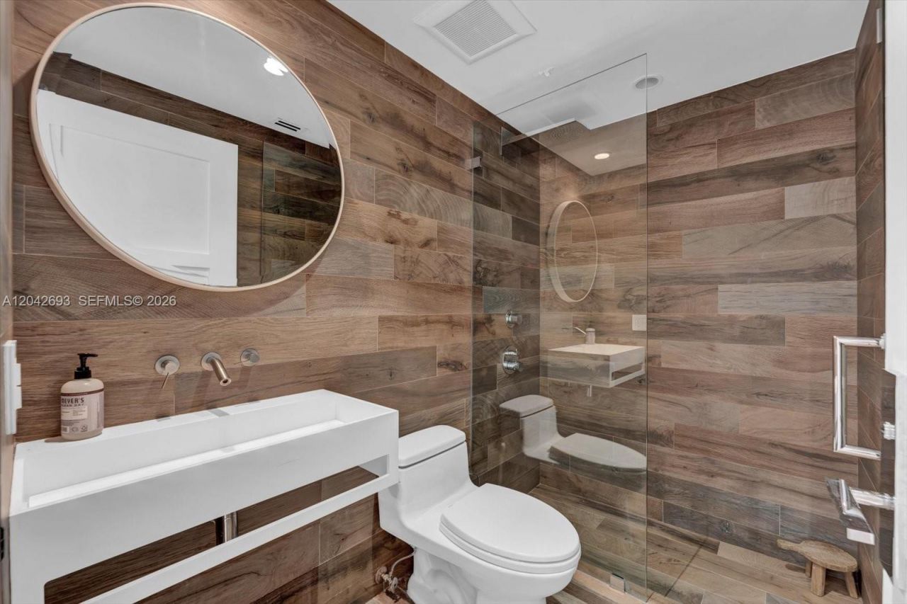 4201 Collins Ave , Unit 2301, Miami Beach, FL 33140 Photo