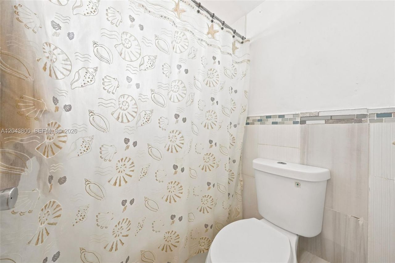 4141 NW 44th Ave , Unit 321, Lauderdale Lakes, FL 33319 Photo