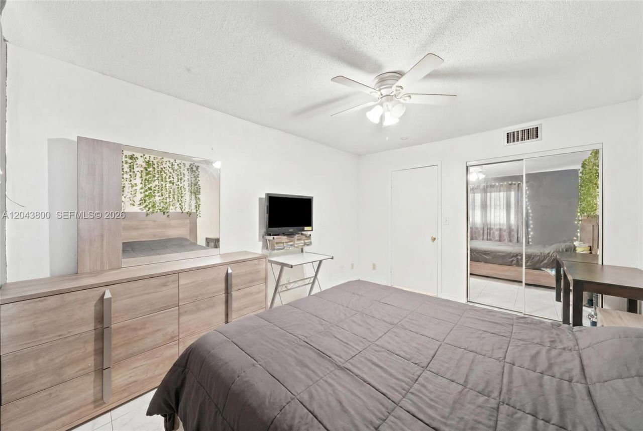 4141 NW 44th Ave , Unit 321, Lauderdale Lakes, FL 33319 Photo