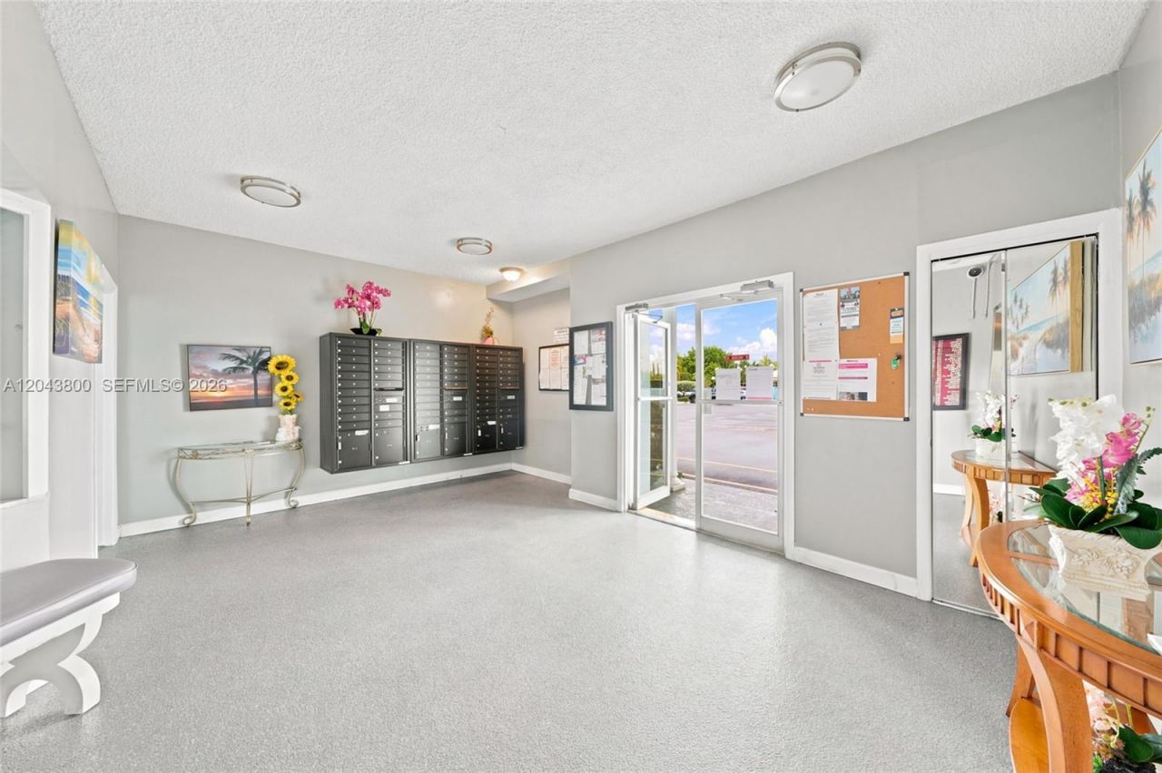 4141 NW 44th Ave , Unit 321, Lauderdale Lakes, FL 33319 Photo