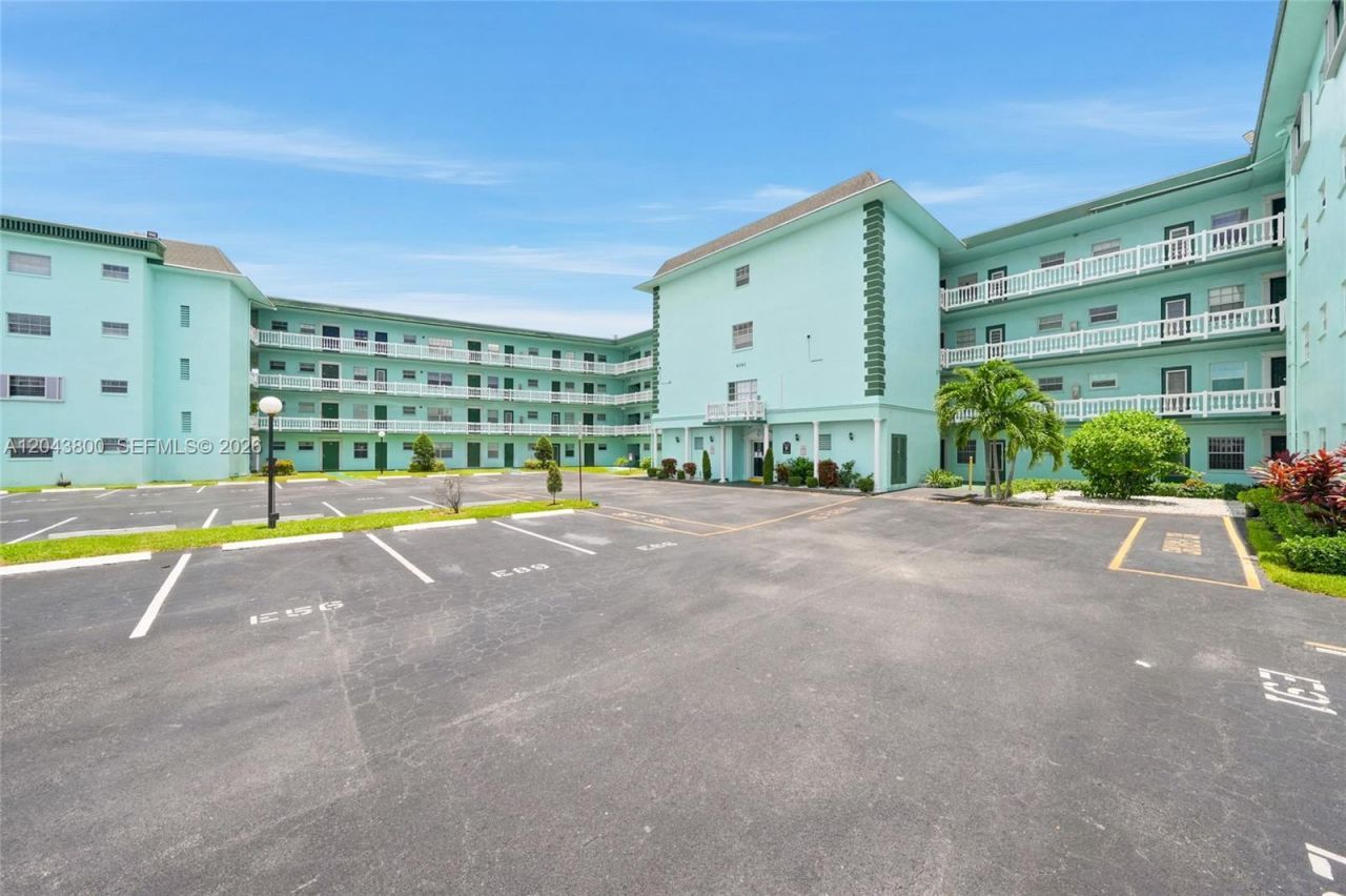 4141 NW 44th Ave , Unit 321, Lauderdale Lakes, FL 33319 Photo