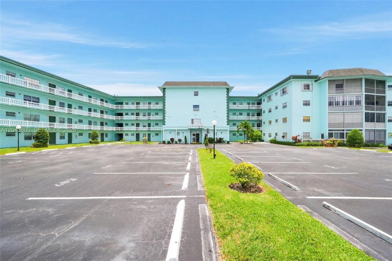 4141 NW 44th Ave , Unit 321, Lauderdale Lakes, FL 33319 Photo