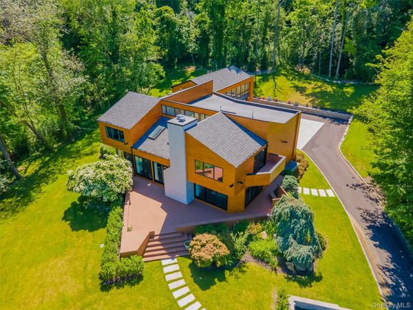 369 E Shore Road , Great Neck, NY 11023