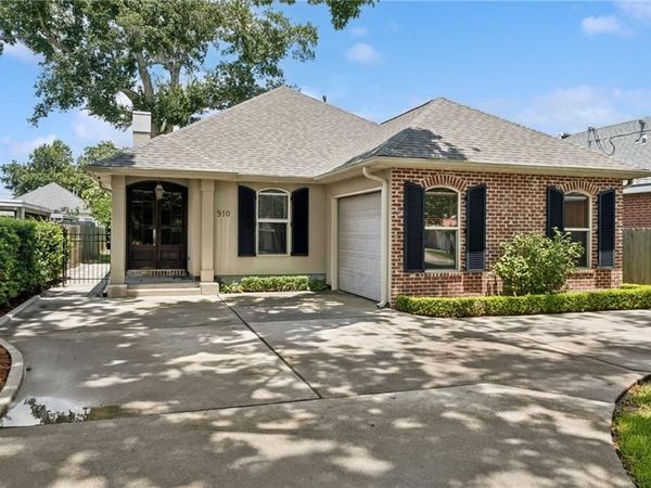 910 TULLULAH Avenue , River Ridge, LA 70123