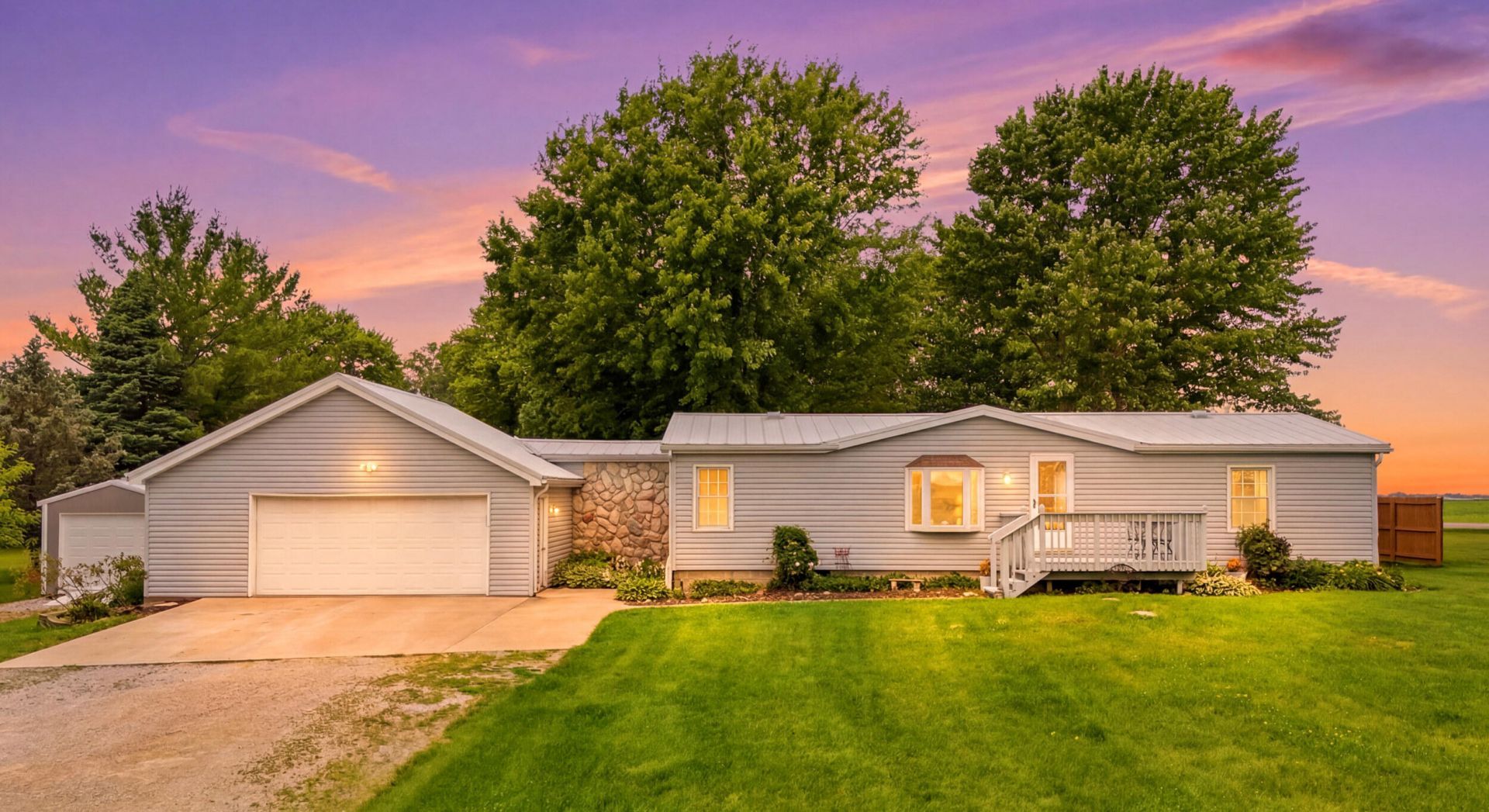 1688 Sweetland Acres, Muscatine, IA 52761 Main Photo