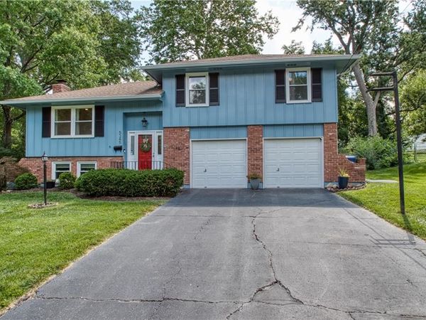5345 Riggs Street, Mission, KS 66202
