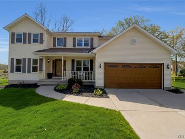 49 Ruby Lane, East Amherst, NY 14051