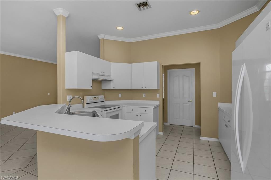 11082 Lakeland Cir , Fort Myers, FL 33913 Photo