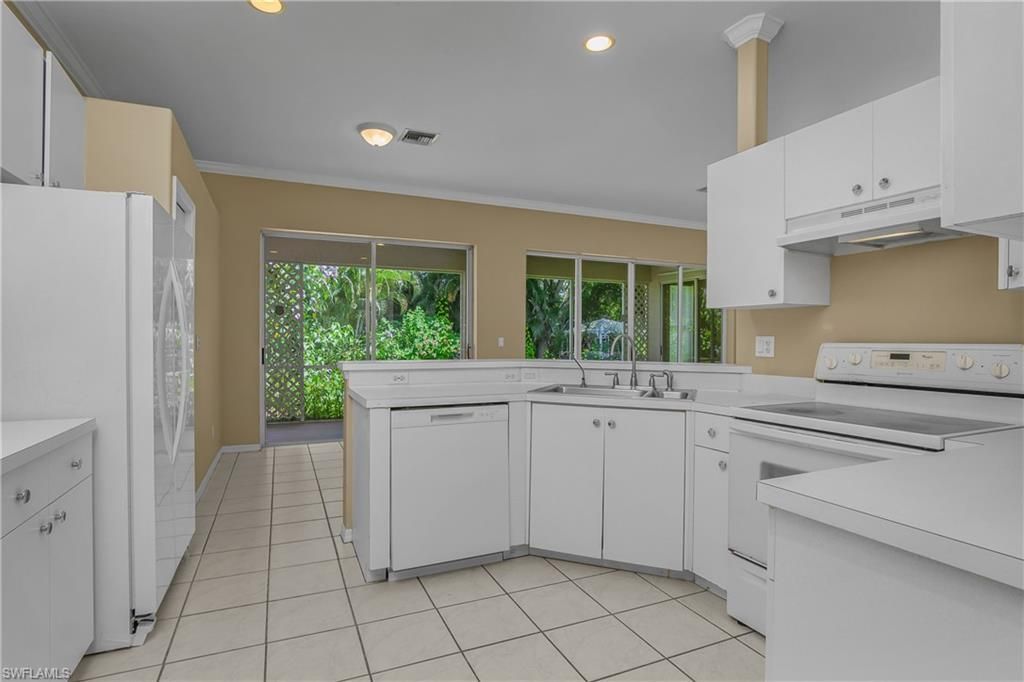 11082 Lakeland Cir , Fort Myers, FL 33913 Photo