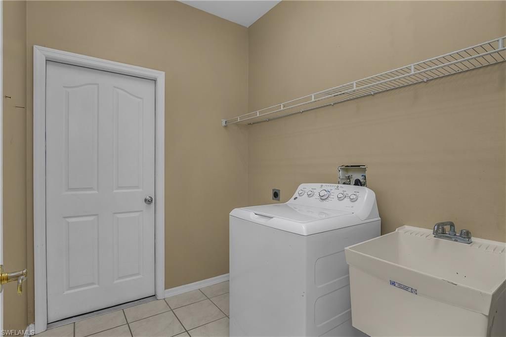 11082 Lakeland Cir , Fort Myers, FL 33913 Photo