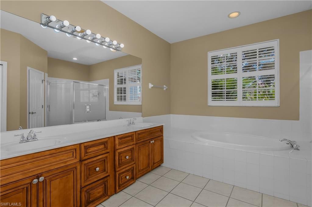 11082 Lakeland Cir , Fort Myers, FL 33913 Photo