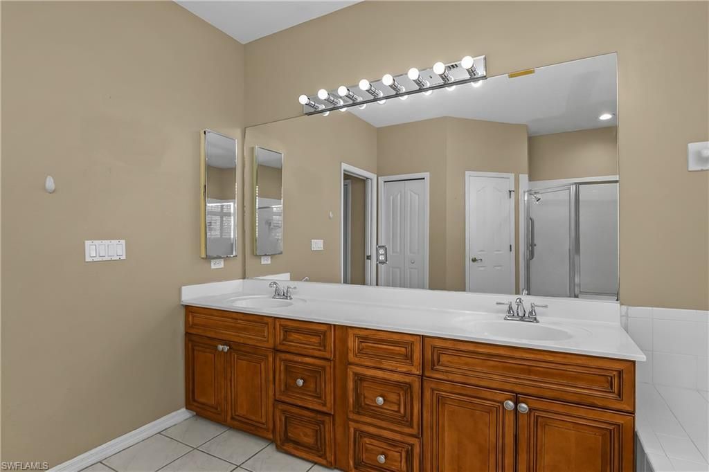 11082 Lakeland Cir , Fort Myers, FL 33913 Photo