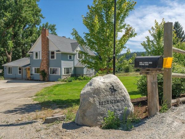 1424 N Idaho Rd, Liberty Lake, WA 99019