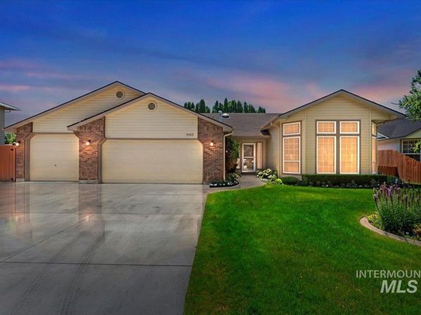 3983 W Blue Creek Dr, Meridian, ID 83642
