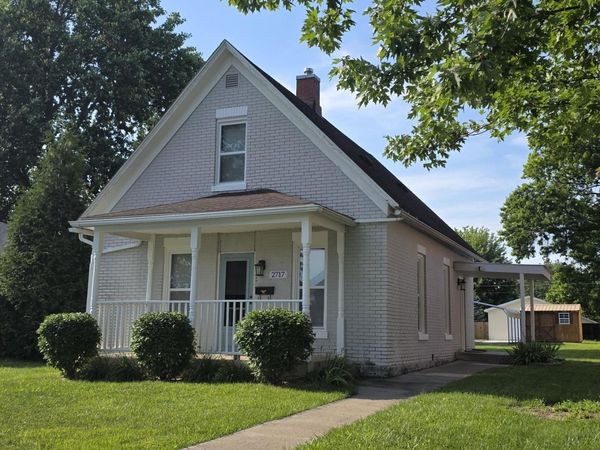 2717 Elm Street , Quincy, IL 62301