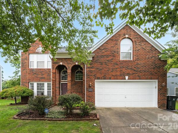 6813 Neuhoff Lane, Charlotte, NC 28269