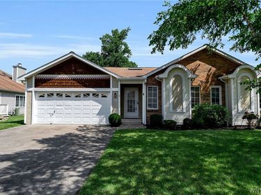 8 Bird Walk Lane, Buffalo, NY 14221