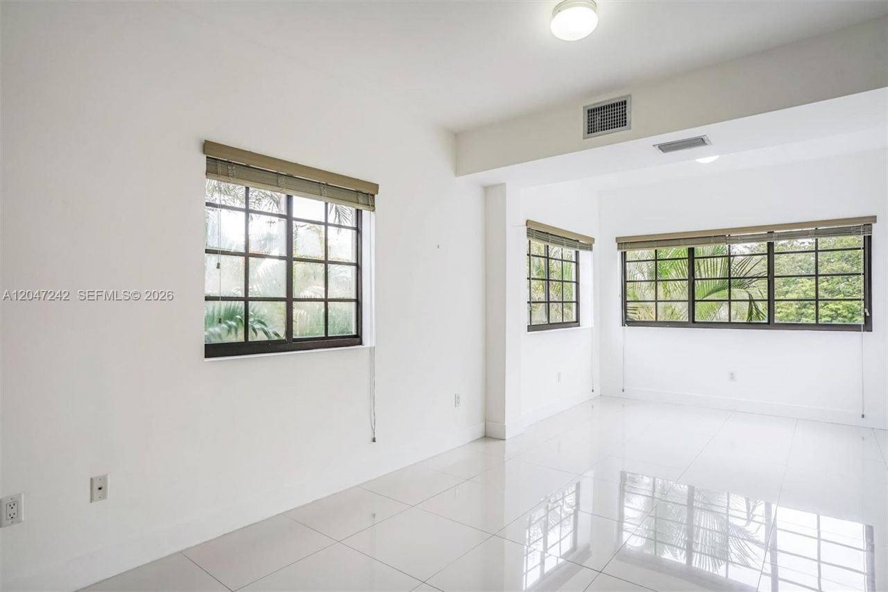 1901 S Le Jeune Rd , Unit 2, Coral Gables, FL 33134 Photo