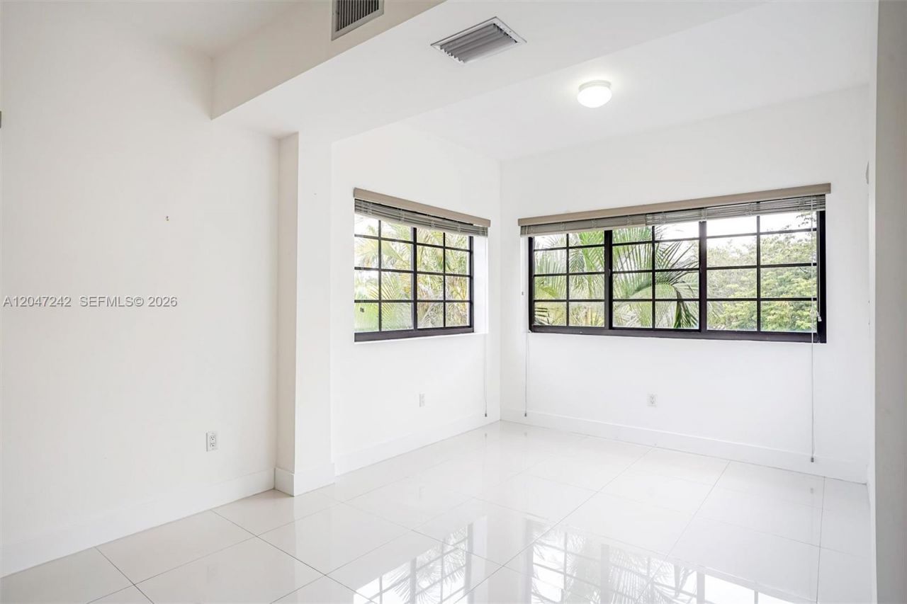 1901 S Le Jeune Rd , Unit 2, Coral Gables, FL 33134 Photo