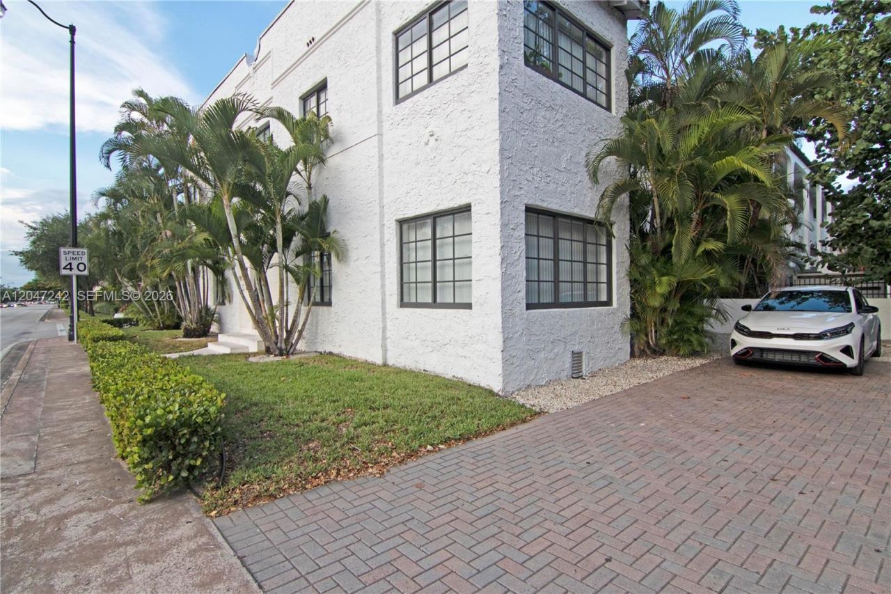 1901 S Le Jeune Rd , Unit 2, Coral Gables, FL 33134 Photo