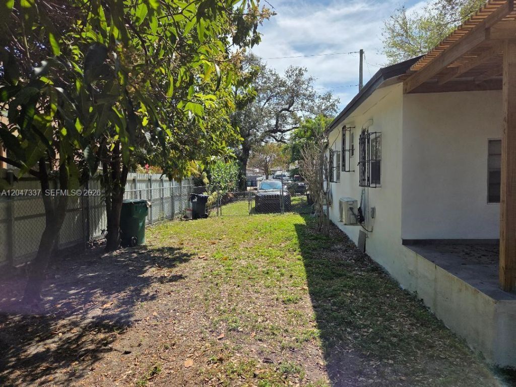 2911 NW 30th St , Miami, FL 33142 Photo
