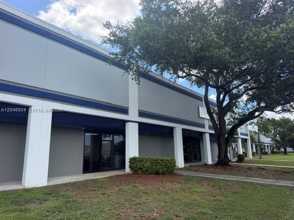 11701 NW 102nd Rd , Unit 10, Medley, FL 33178