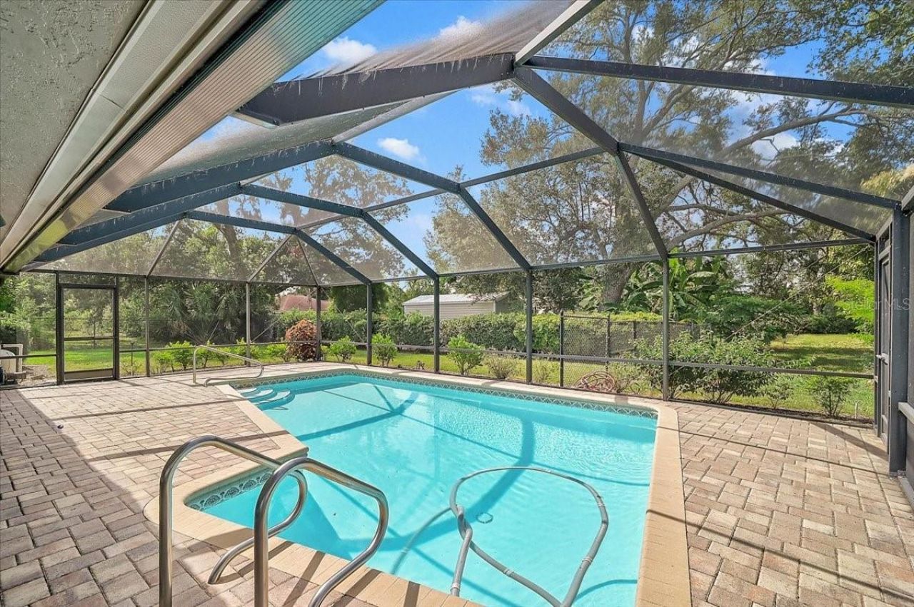 426 Whitfield Avenue, Sarasota, FL 34243 Photo