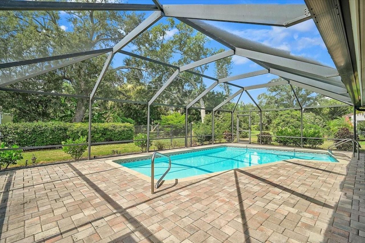 426 Whitfield Avenue, Sarasota, FL 34243 Photo