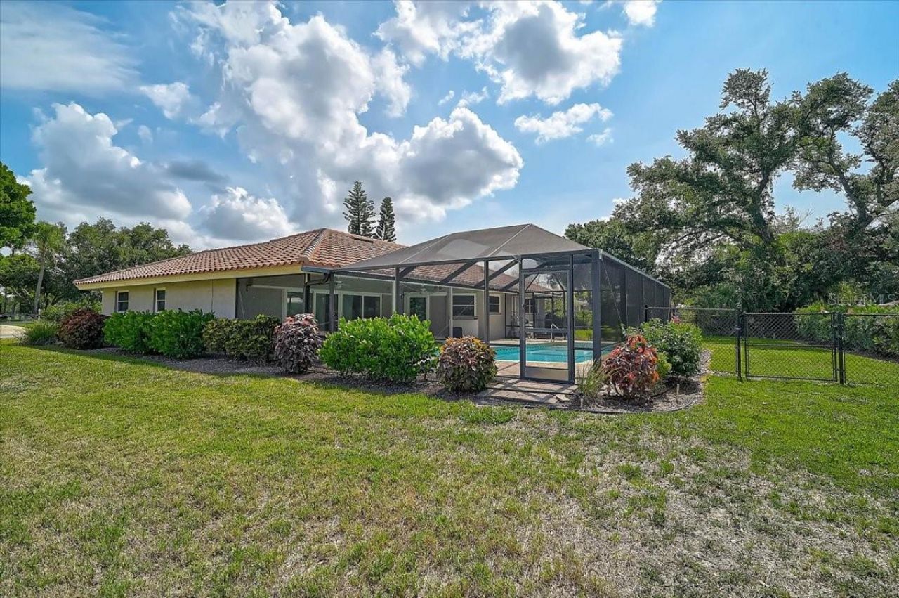 426 Whitfield Avenue, Sarasota, FL 34243 Photo